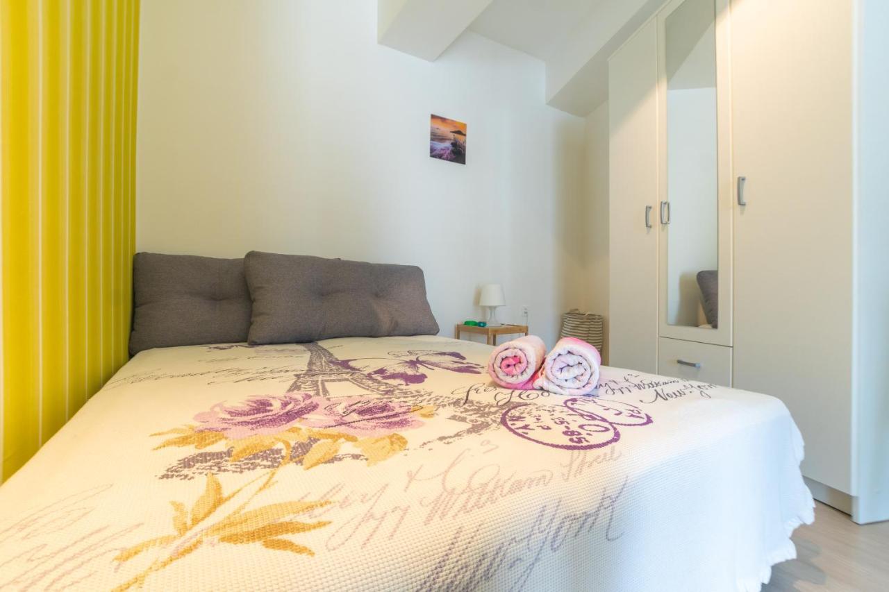 Ferienwohnung • Charming ǀ Near City Mall ǀ 1Br • Skopje Exterior foto