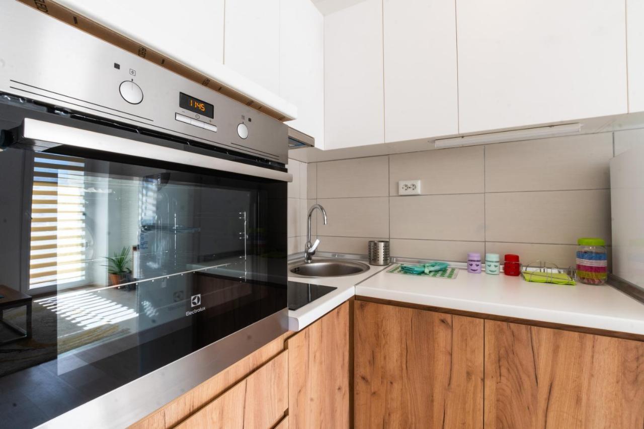 Ferienwohnung • Charming ǀ Near City Mall ǀ 1Br • Skopje Exterior foto